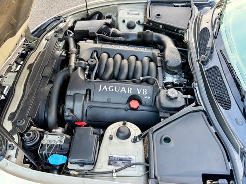 Used 1999 Jaguar XK8 Convertible RWD image 30