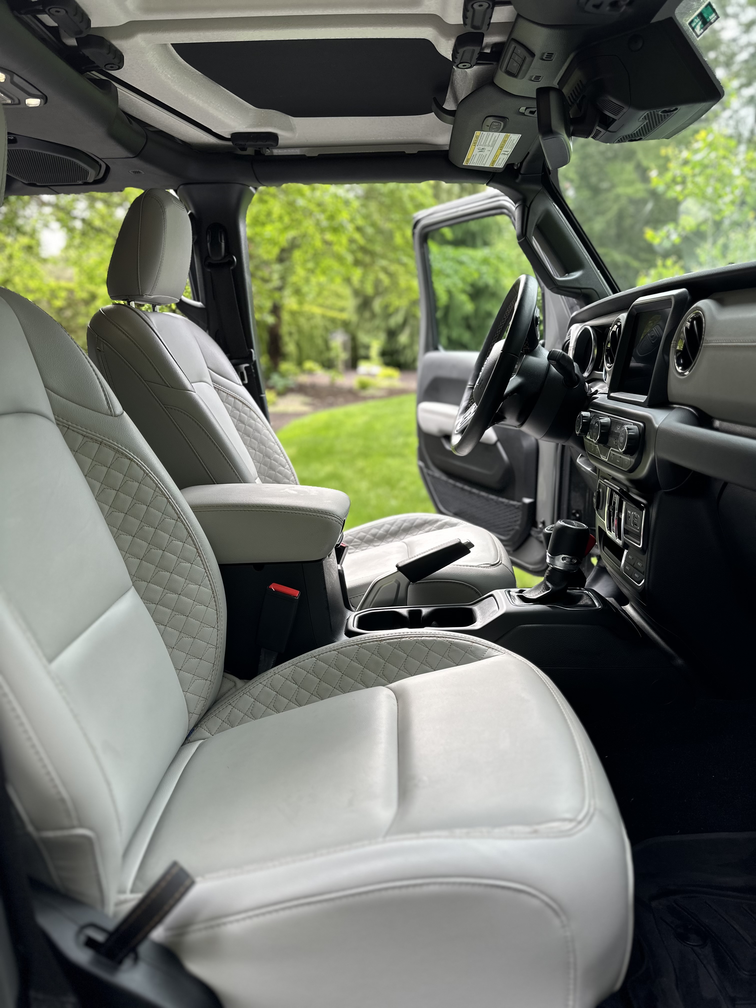 Used 2022 Jeep Gladiator Overland AWD/4WD image 15