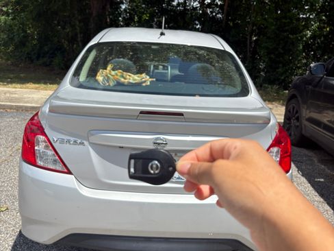 Used 2019 Nissan Versa SV image 1