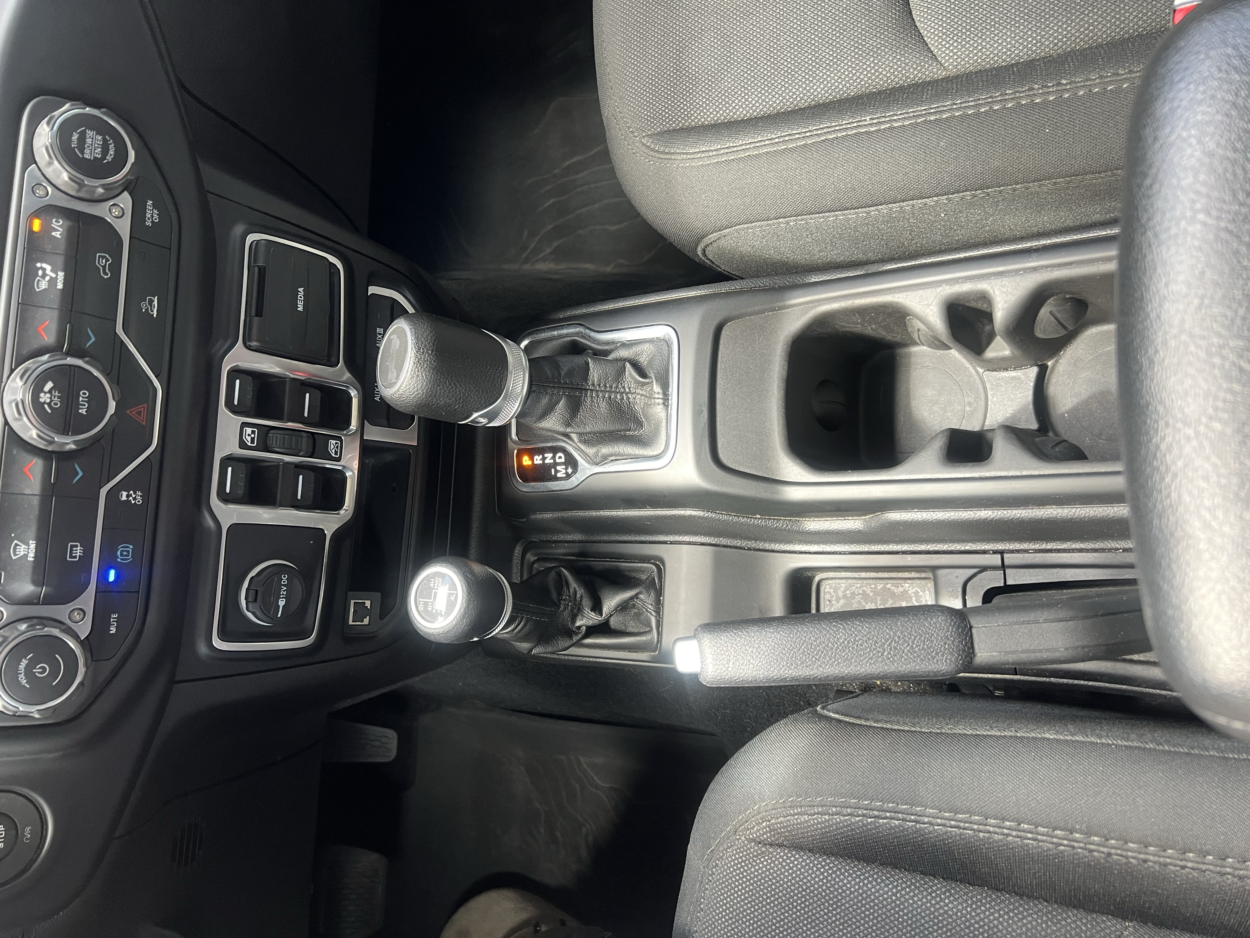 Used 2023 Jeep Wrangler Unlimited AWD/4WD image 8