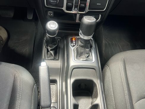 Used 2023 Jeep Wrangler Unlimited image 8