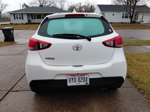 Used 2020 Toyota Yaris LE image 5