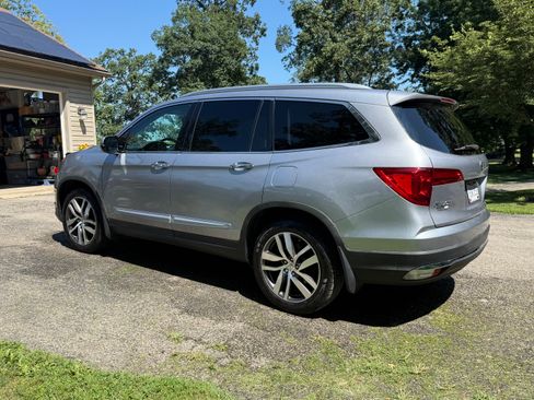 Used 2017 Honda Pilot Elite image 6