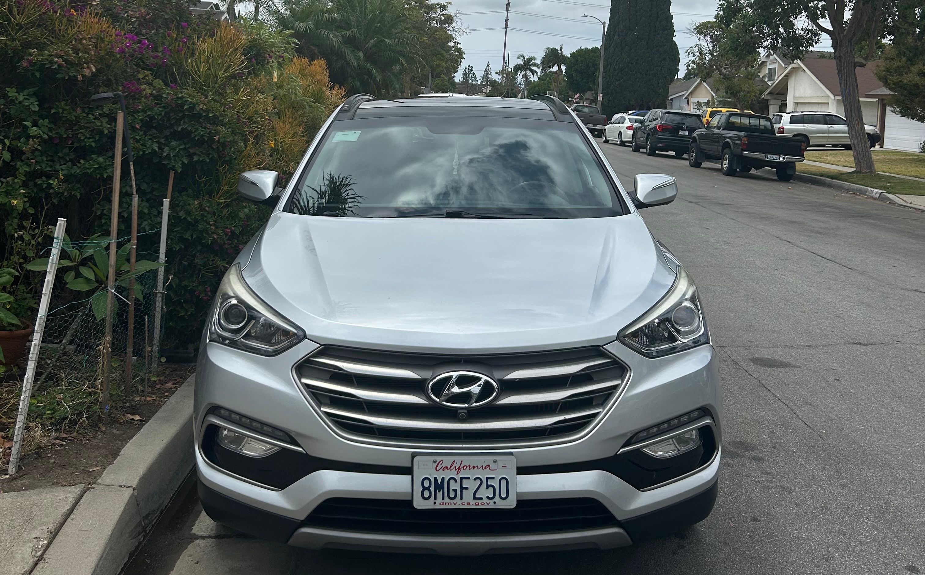 Used 2017 Hyundai Santa Fe Sport FWD image 1