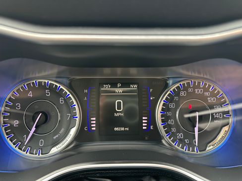 Used 2015 Chrysler 200 Limited w/ Convenience Group image 17