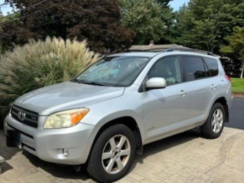Used 2008 Toyota RAV4 Limited AWD/4WD image 4