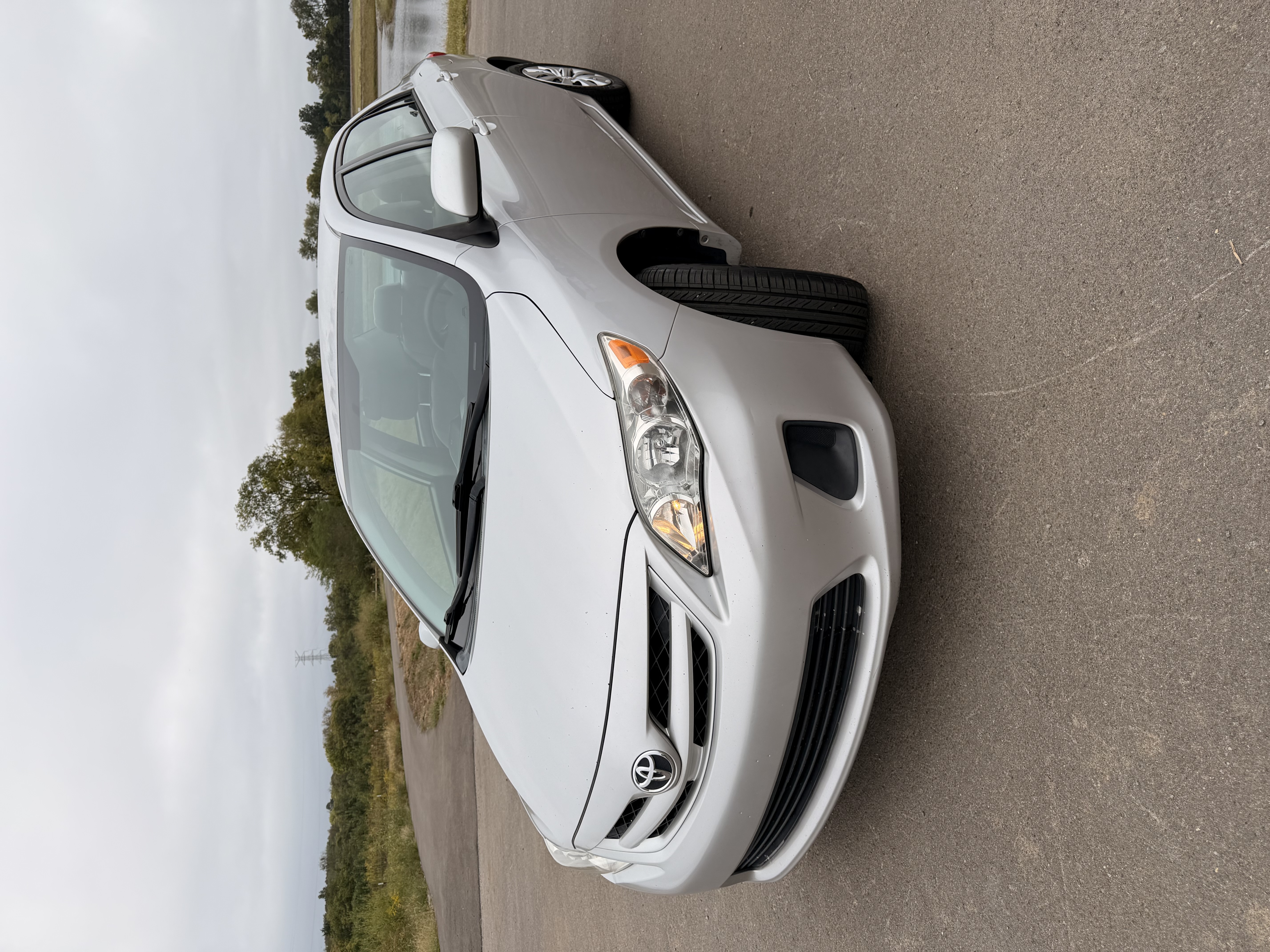 Used 2012 Toyota Corolla LE FWD image 1
