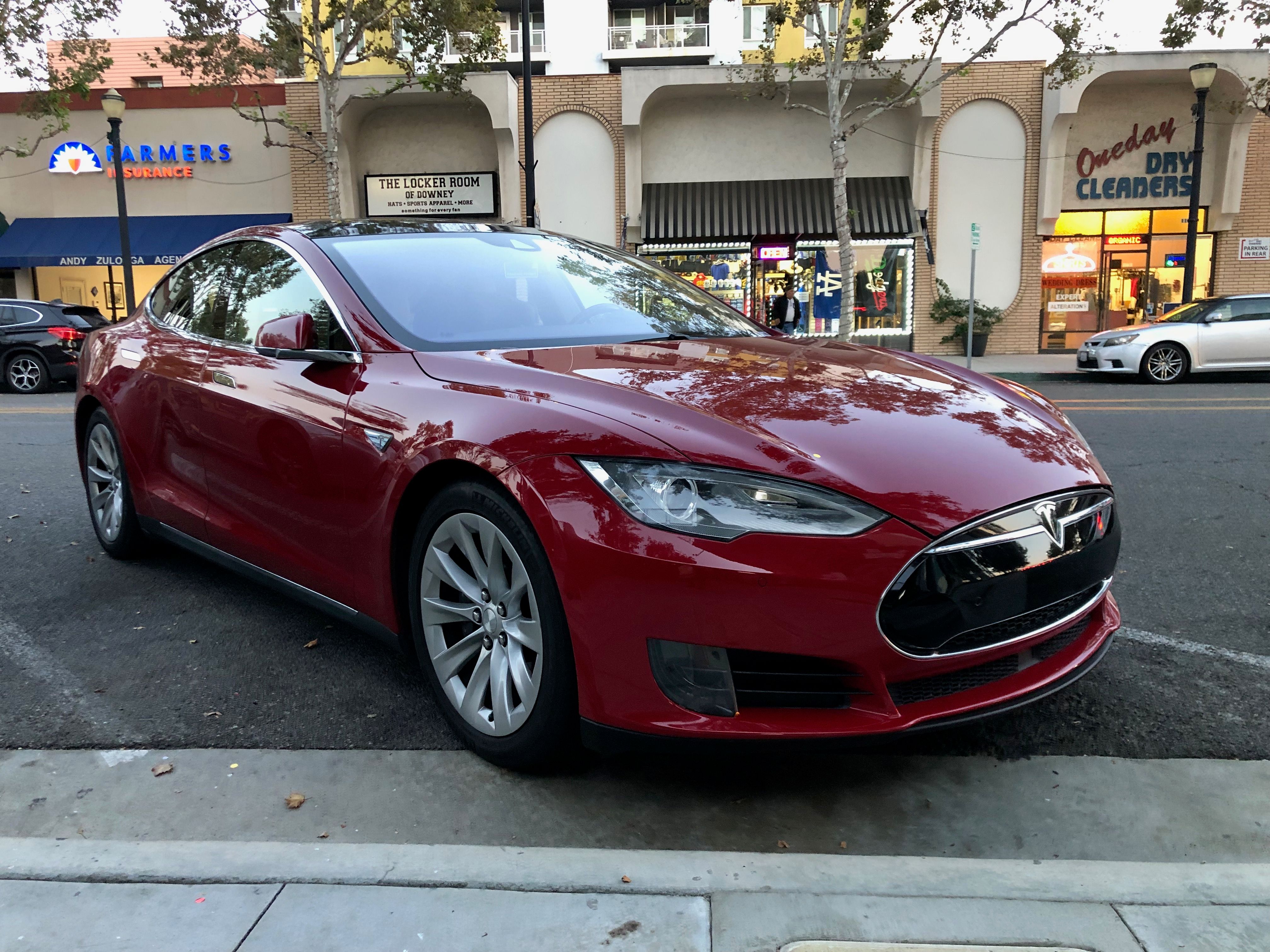 Used 2016 Tesla Model S 70D AWD/4WD image 11
