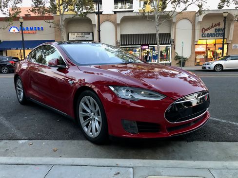 Used 2016 Tesla Model S 70D image 11