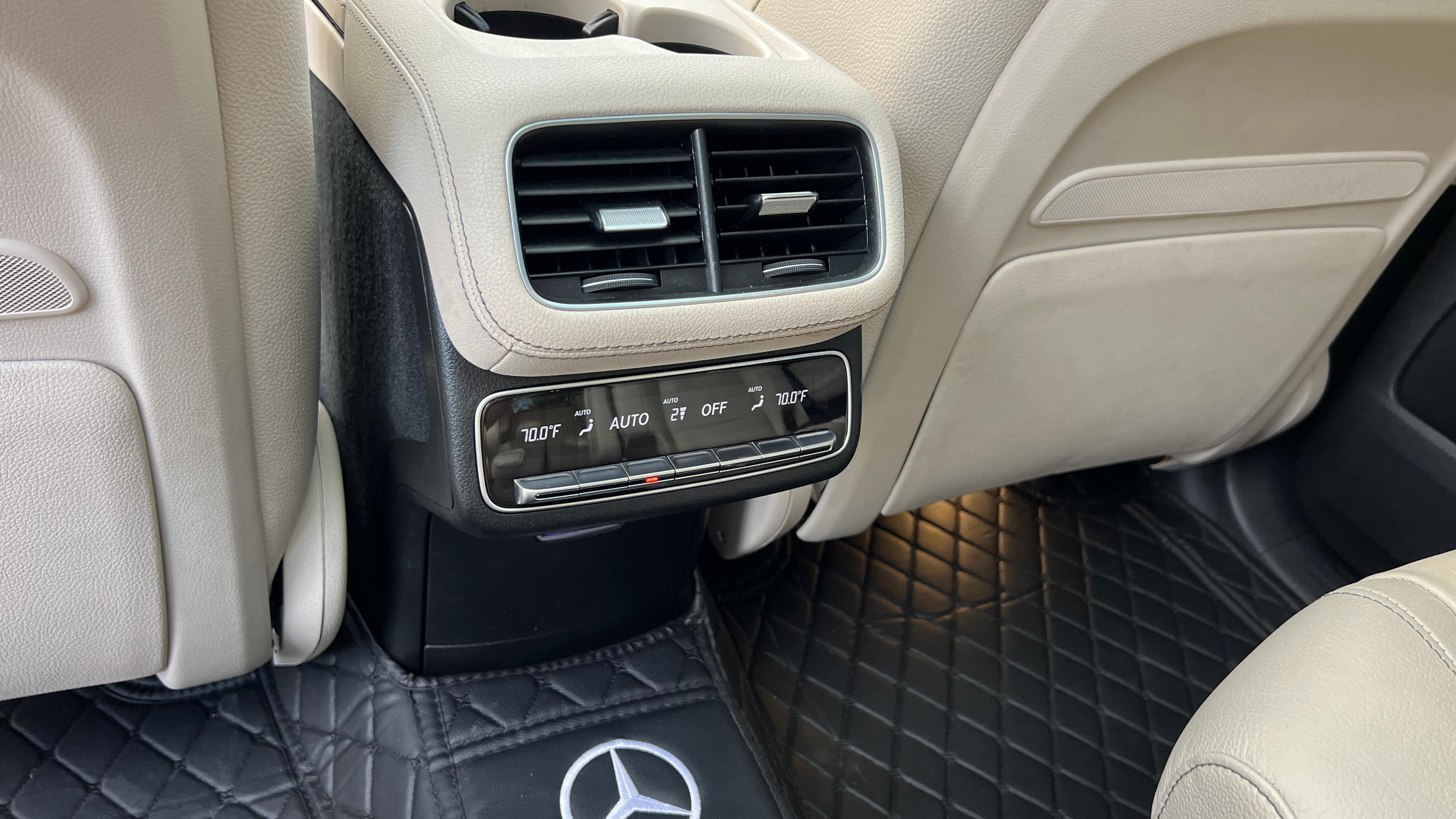 Used 2024 Mercedes-Benz GLS 580 4MATIC image 10