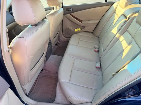 Used 2007 Nissan Altima 3.5 SE w/ Technology Pkg image 13