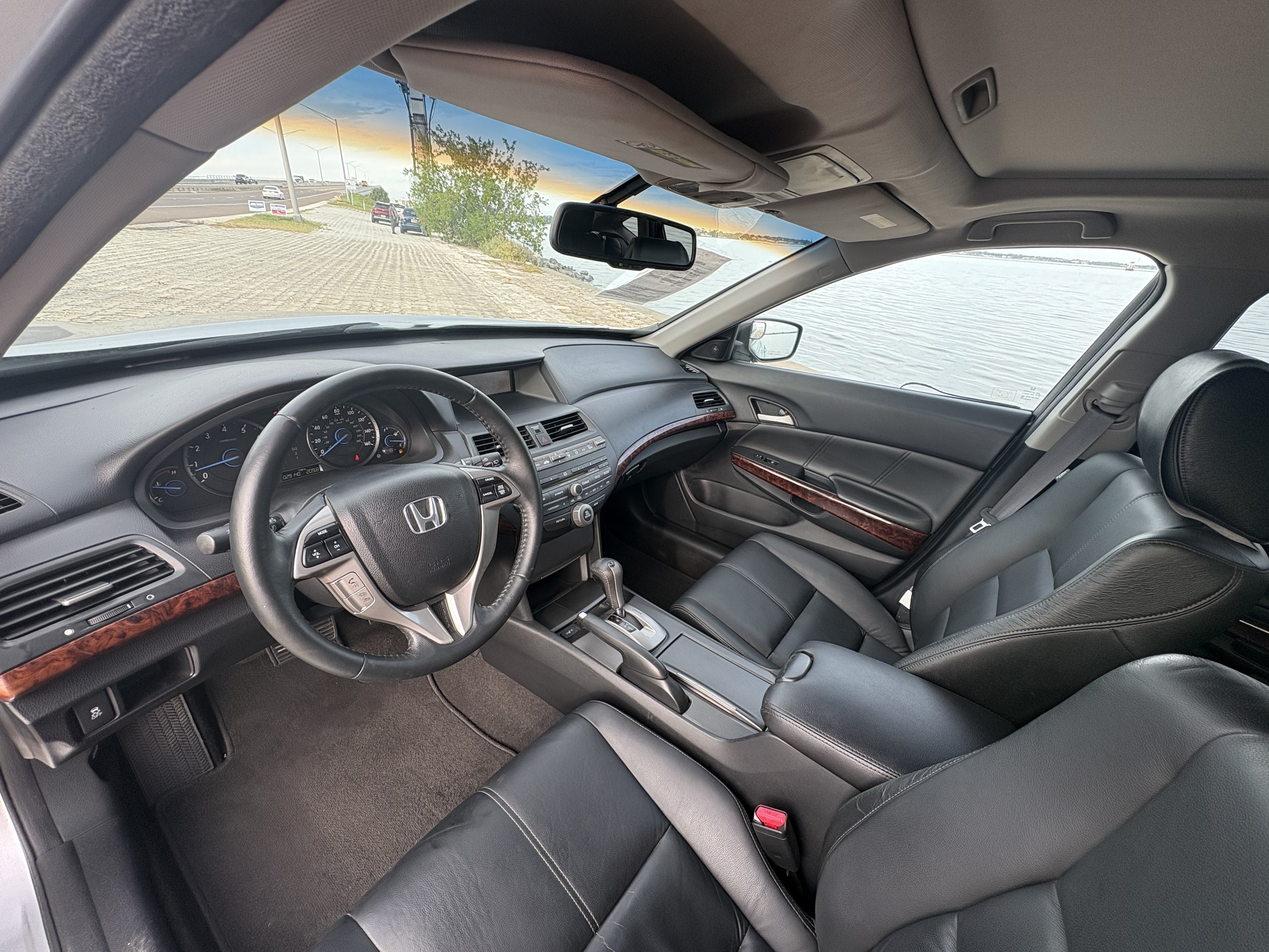 Used 2010 Honda Crosstour EX-L image 11