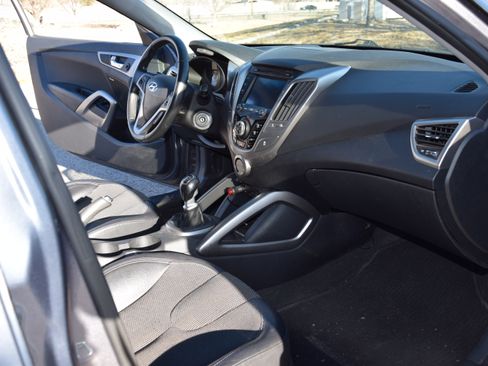 Used 2012 Hyundai Veloster w/ Style Pkg image 13
