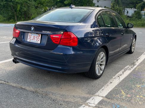 Used 2011 BMW 328i xDrive Sedan AWD/4WD image 8