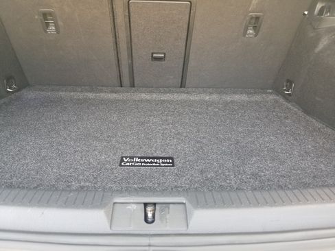 Used 2017 Volkswagen GTI SE image 23