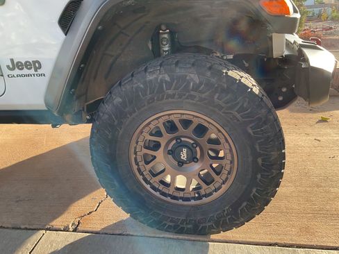 Used 2021 Jeep Gladiator Rubicon image 9