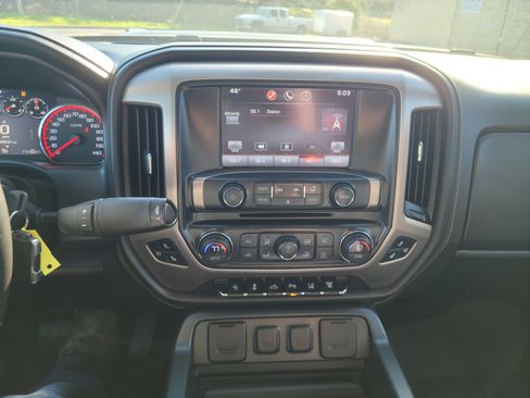 Used 2015 GMC Sierra 2500 Denali w/ Duramax Plus Package image 11