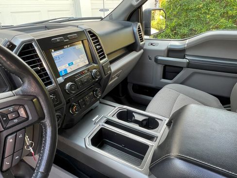 Used 2016 Ford F150 XLT w/ Equipment Group 302A Luxury image 8