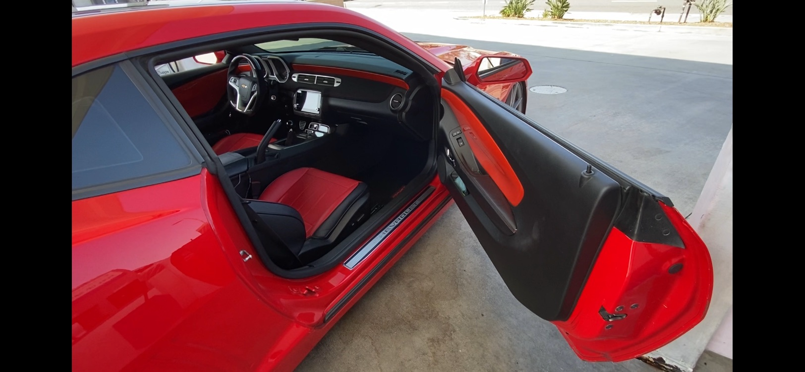 Used 2014 Chevrolet Camaro SS RWD image 11