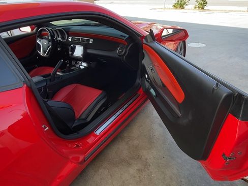 Used 2014 Chevrolet Camaro SS image 11