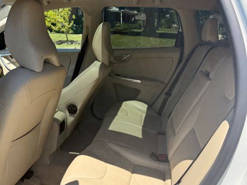 Used 2015 Volvo XC60 T5 AWD/4WD image 8