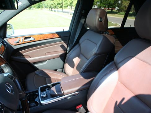 Used 2013 Mercedes-Benz ML 550 4MATIC image 10