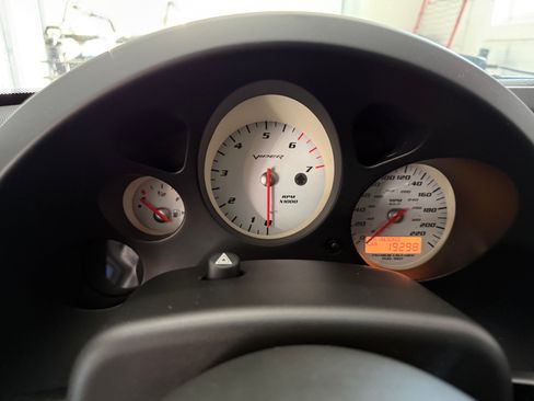 Used 2006 Dodge Viper SRT-10 image 17