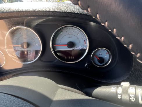 Used 2014 Jeep Wrangler Sahara AWD/4WD image 10