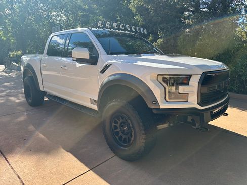 Used 2019 Ford F150 Raptor w/ Equipment Group 802A Luxury AWD/4WD image 2