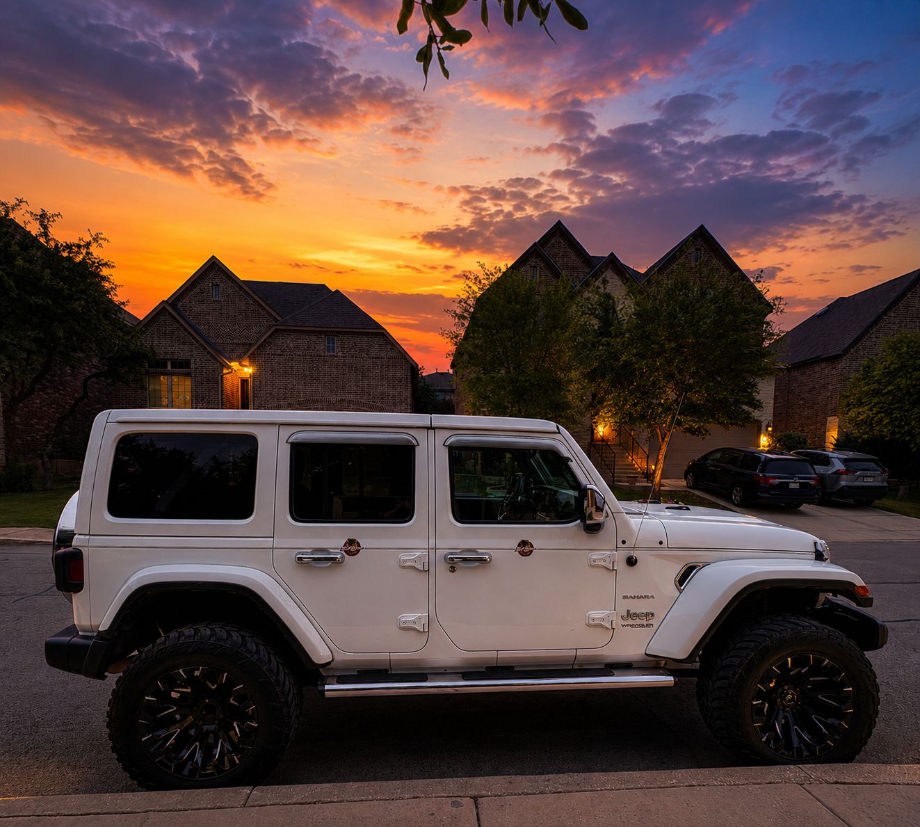 Used 2019 Jeep Wrangler Unlimited Sahara AWD/4WD image 5
