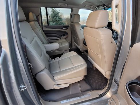 Used 2017 Chevrolet Suburban LT w/ LT Signature Package image 13