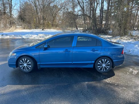 Used 2010 Honda Civic LX image 2