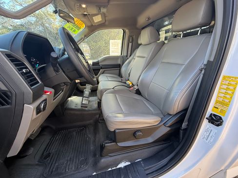 Used 2019 Ford F550 4x4 Regular Cab Super Duty image 6