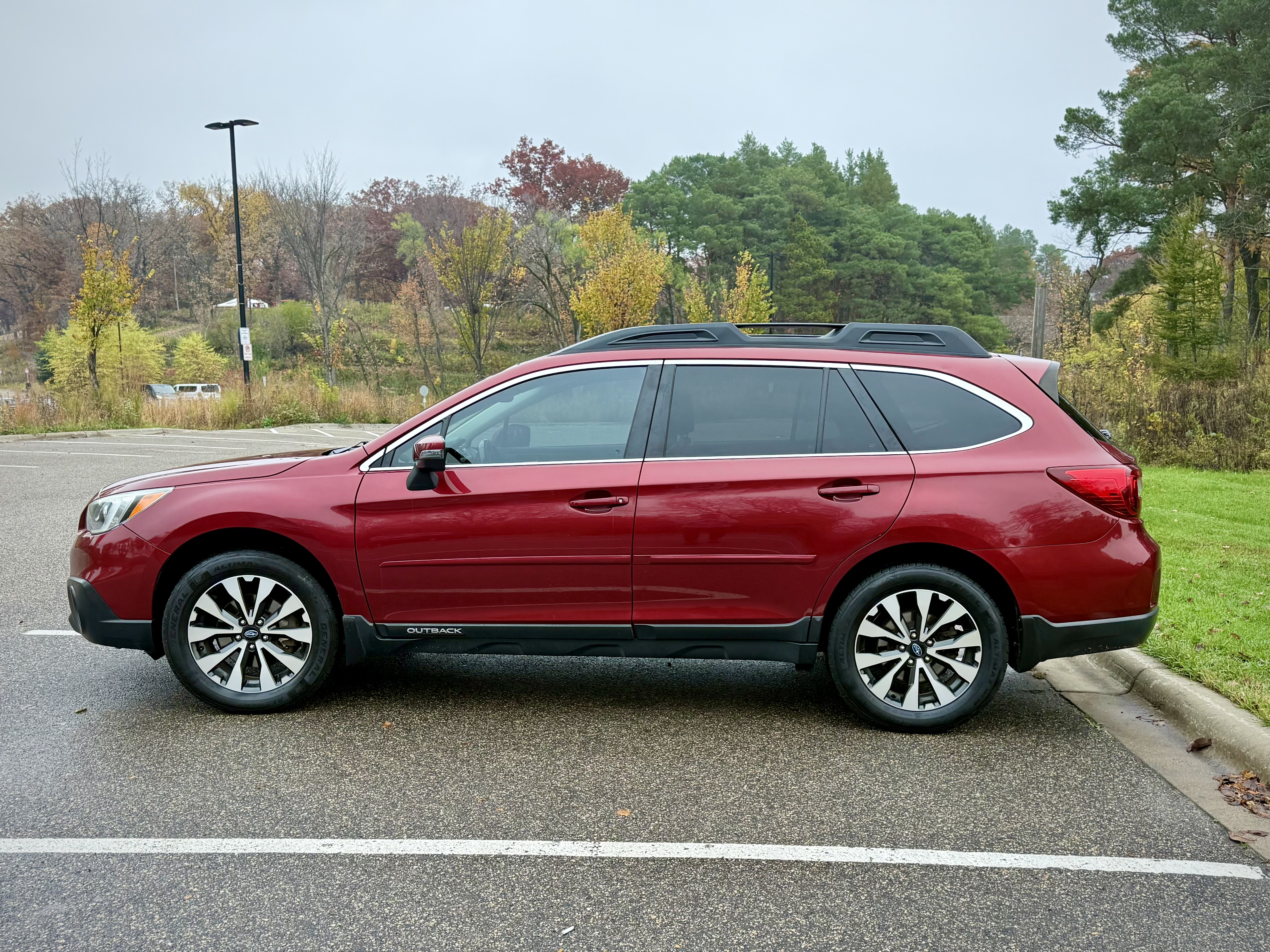 Used 2016 Subaru Outback 3.6R Limited AWD/4WD image 10