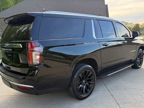 Used 2024 Chevrolet Suburban LT w/ Luxury Package AWD/4WD image 6