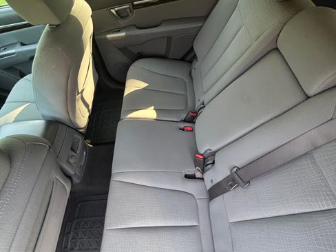 Used 2011 Hyundai Santa Fe GLS image 8