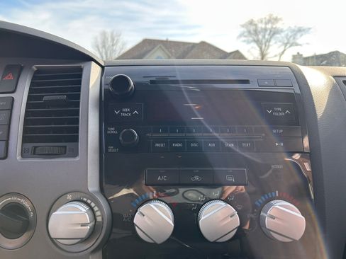 Used 2013 Toyota Tundra SR5 w/ SR5 Pkg image 22