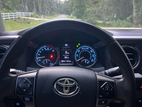 Used 2019 Toyota Tacoma SR5 RWD image 21