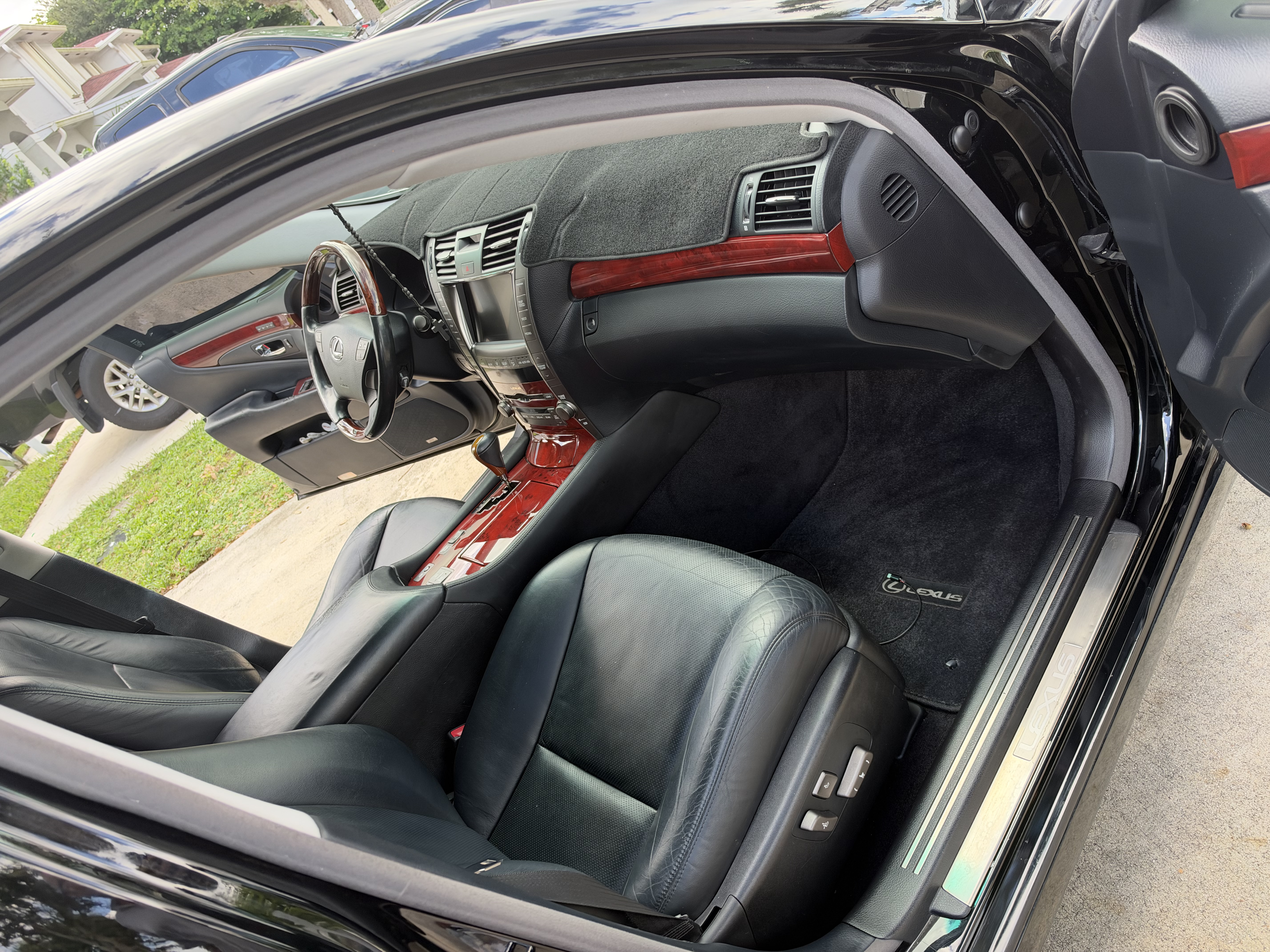 Used 2008 Lexus LS 460 RWD image 12
