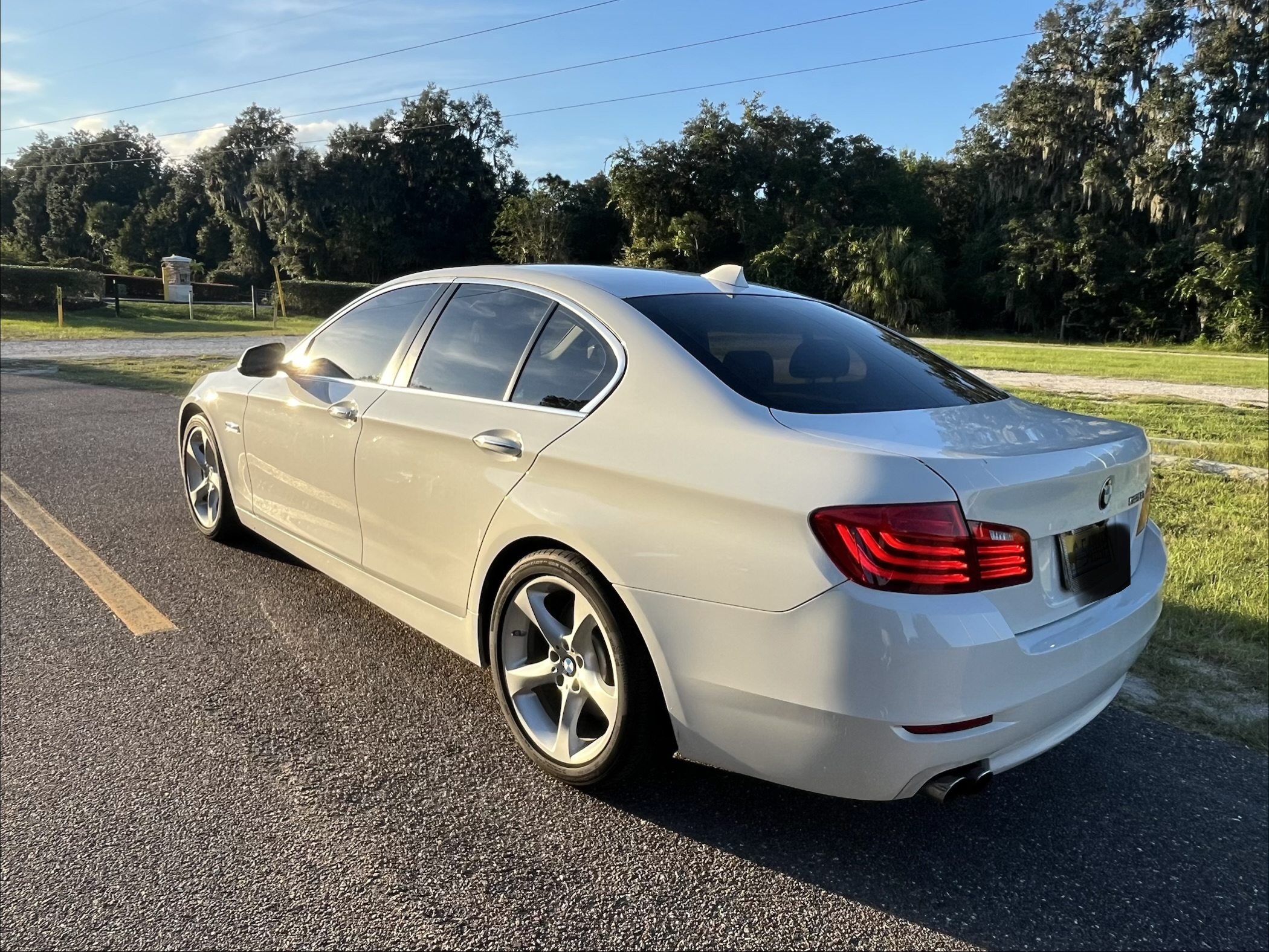 Used 2015 BMW 528i Sedan RWD image 9
