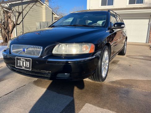 Used 2007 Volvo V70 2.5T image 2