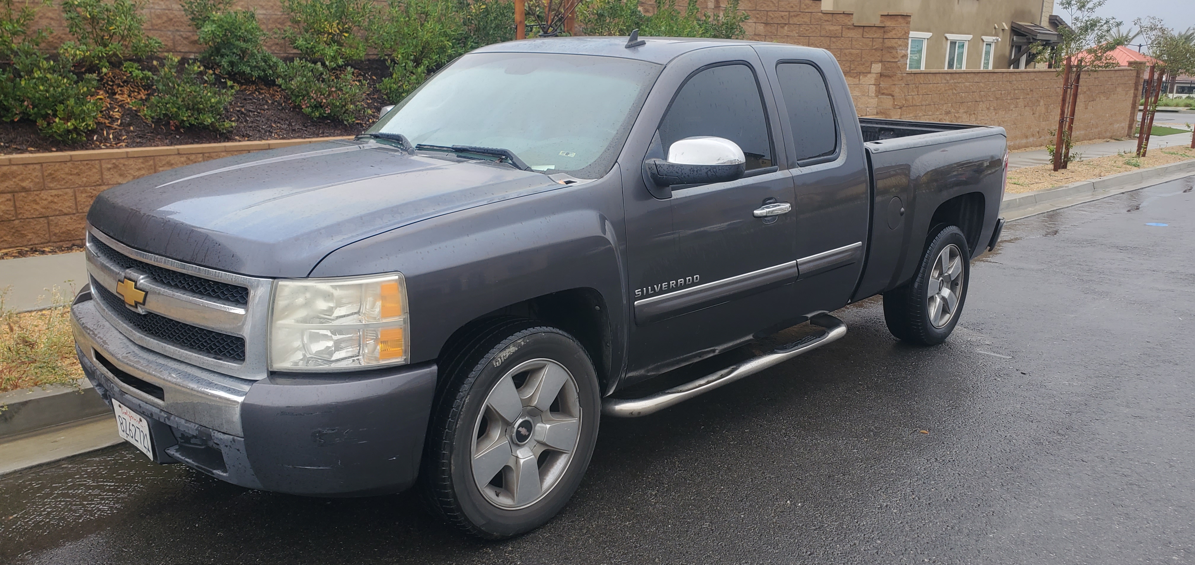 Used 2010 Chevrolet Silverado 1500 LT w/ Regional Value Package RWD image 3