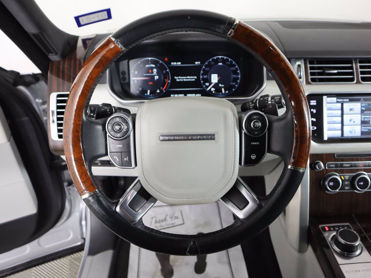 Used 2015 Land Rover Range Rover Supercharged AWD/4WD image 12