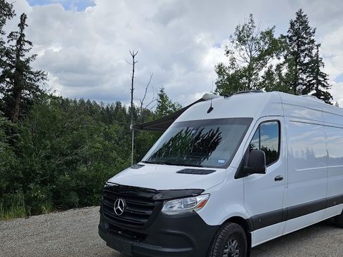 Used 2019 Mercedes-Benz Sprinter 170 Cargo image 11