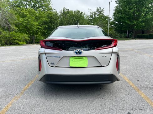 Used 2022 Toyota Prius Prime XLE FWD image 6