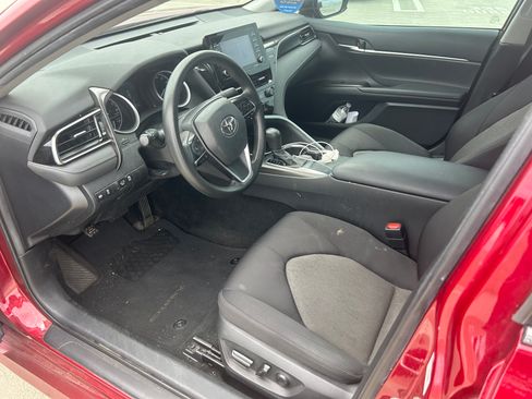 Used 2022 Toyota Camry LE FWD image 4