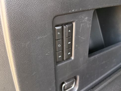 Used 2022 Ford Expedition Limited image 6