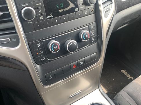 Used 2013 Jeep Grand Cherokee Laredo w/ Laredo E Group image 5