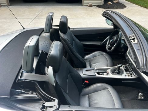 Used 2004 BMW Z4 3.0i RWD image 19