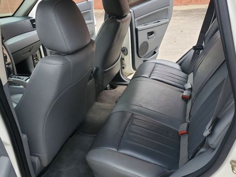 Used 2007 Jeep Grand Cherokee Laredo image 9